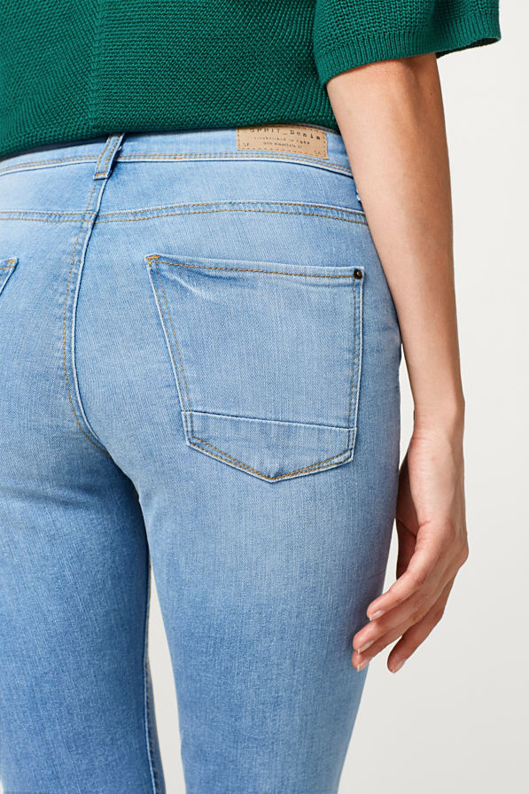 Stretch-Jeans in sommerlichem Used-Look